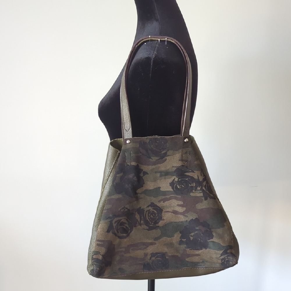 Sanctuary Manhattanville Camo Floral Leather Tote Bag - Picture 3 of 8